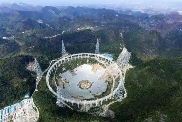 平塘天气，云朵里藏着中国天眼的呼吸